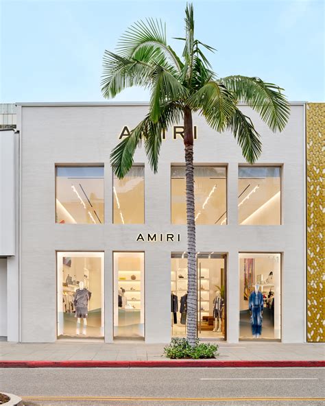 rodeo drive stores open.